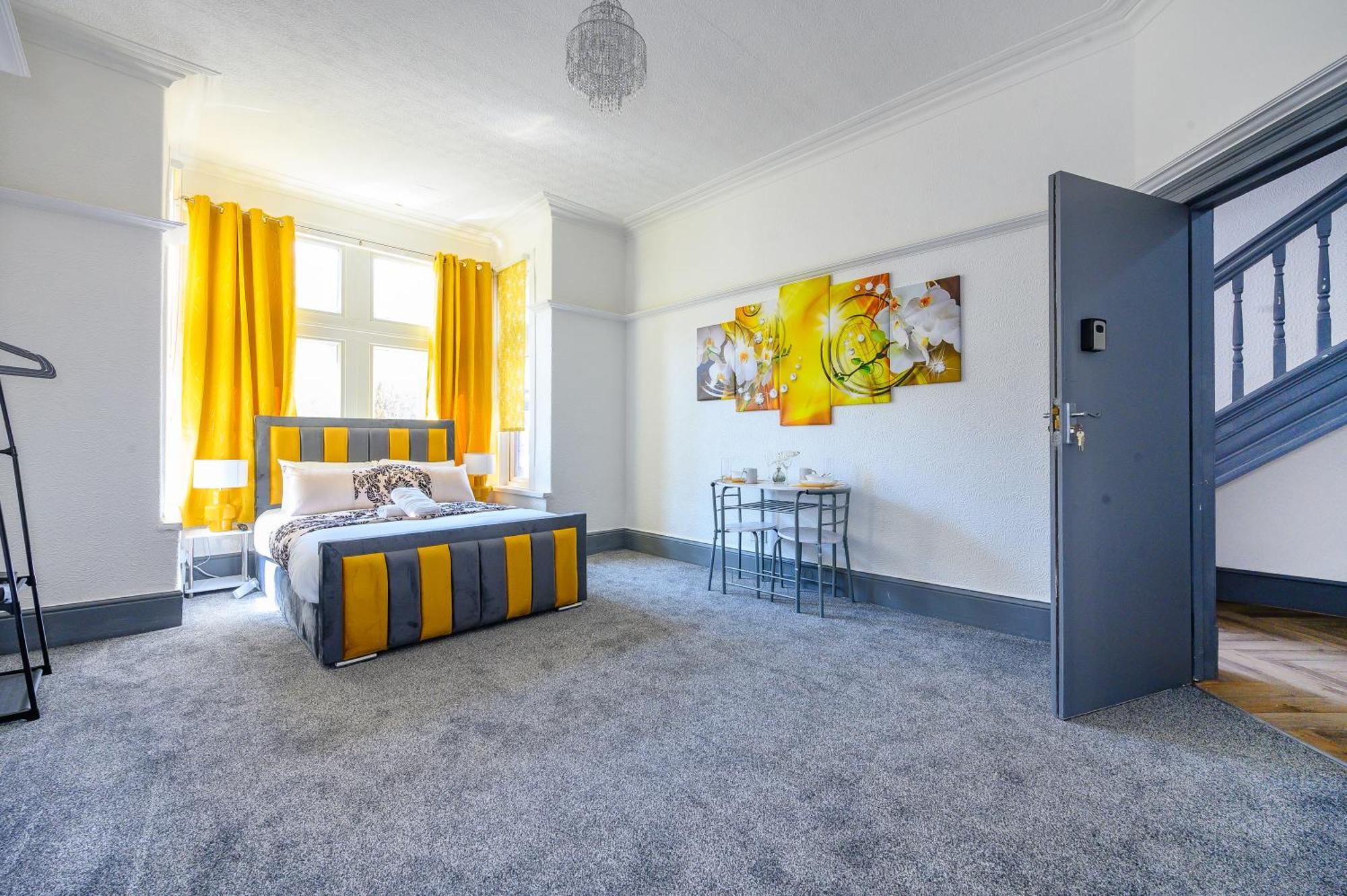 -Rf7H- For Your Relaxed & Cosy Free Parking 리즈 외부 사진